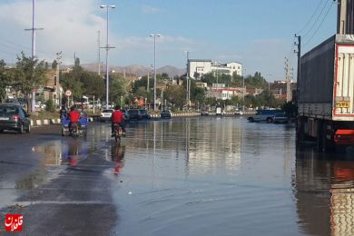 بارش باران به همراه تگرگ باعث آب گرفتگی معابر شهر شد