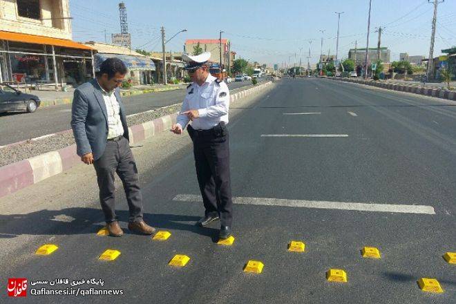 نصب علایم هشداری و ترافیکی سرعتکاه در مسیر جاده ترانزیت میانه _ زنجان توسط شهرداری آچاچی