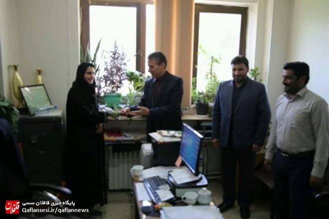 از دانش آموزان دختر کارآموز مدیریت منطقه تجلیل شد