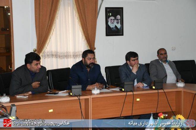 نشست کارشناسی شهرداری و شورای اسلامی شهر میانه با مشاورین طرح ایجاد پیاده راه