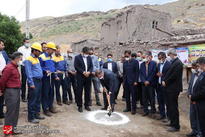 کلنگ زنی عملیات گازرسانی به روستای قراجه میدان داغی از توابع بخش کندوان میانه