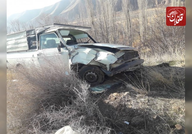 واژگونی پیکان وانت حوالی روستای ساری قمیش