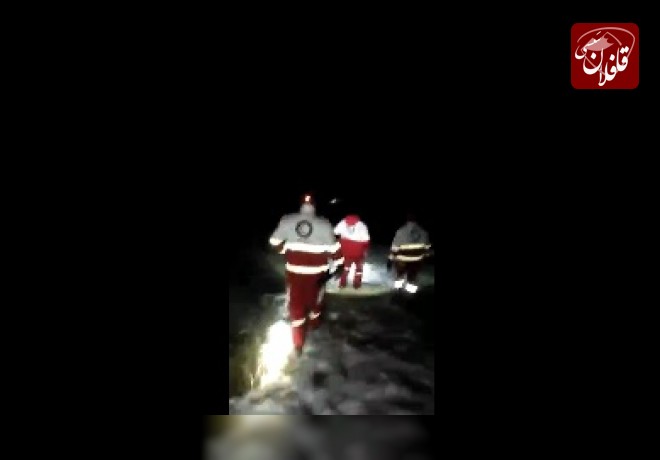 نجات ۲ کوهنورد گرفتار در برف ارتفاعات کاغذکنان میانه