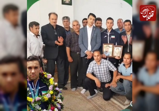 مراسم استقبال و تجلیل از قهرمان ارزنده کشتی ناشنوایان جهان علی کریمی در زادگاهش برگزار شد