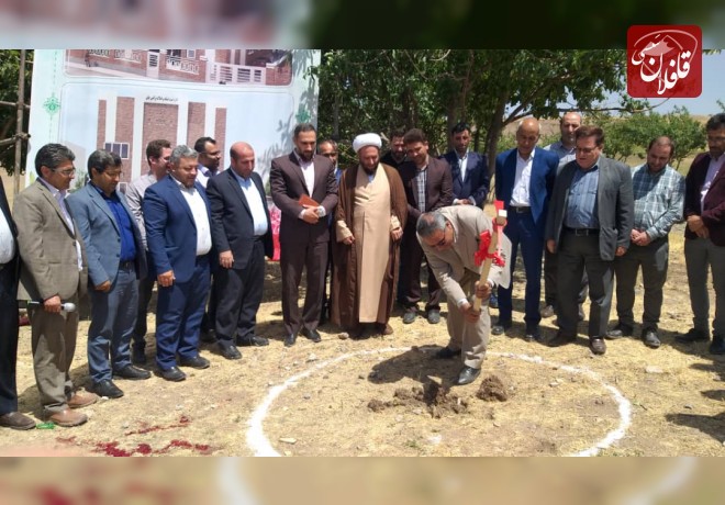کلنگ احداث ساختمان ثبت اسناد ترکمانچای زمین زده شد