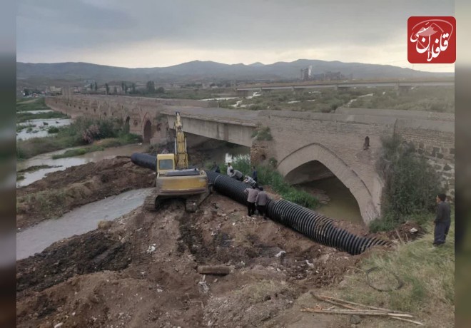 اصلاح و بهسازی فاضلاب شهری در مجاورت پل تاریخی راه‌آهن میانه انجام شد
